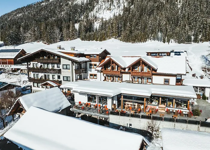 Regitnig - 4 Sterne Hotel Und Chalets